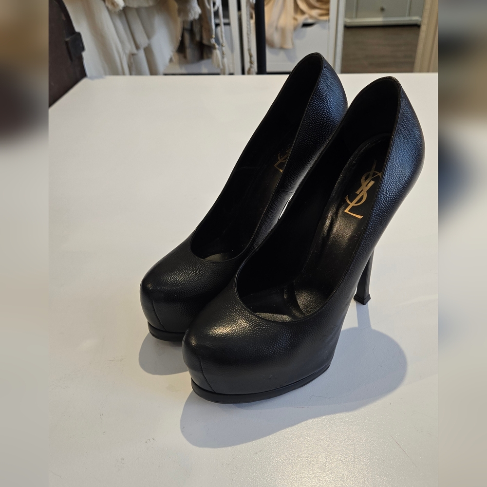 Yves Saint Laurent Black Leather Platform Pumps